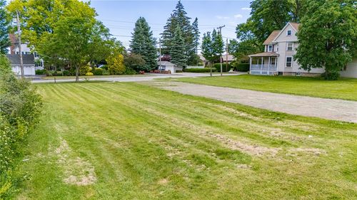 425 B Beach Ave, Rochester, NY, 14612-2011 | Card Image