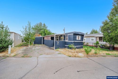 unit-32-2400 Se Stratus Ave, McMinnville, OR, 97128-9747 | Card Image