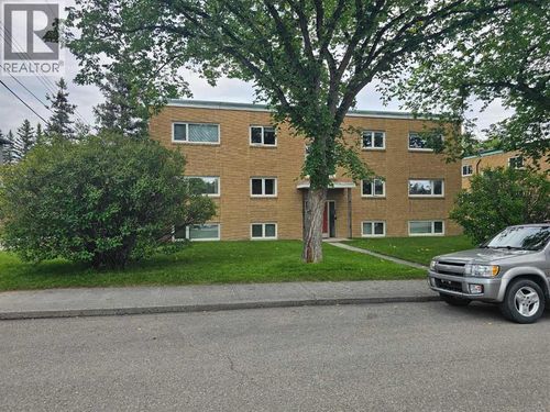 2312 22 St Nw, Calgary, AB, T2M3W4 | Card Image
