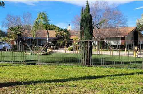 8805 Dufferin Ave, Riverside, CA, 92504-5024 | Card Image