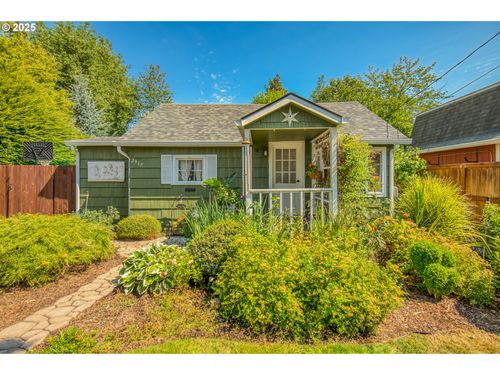 2917 Raymond St, Forest Grove, OR, 97116-1549 | Card Image
