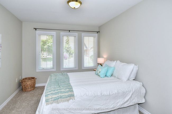 7 Village Cres, Condo with 3 bedrooms, 3 bathrooms and 1 parking in Peterborough ON | Image 17