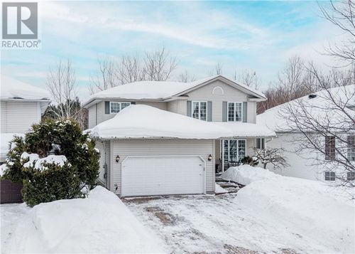 142 Pond Hollow Dr, Sudbury, ON, P3E6C1 | Card Image