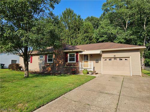 2819 Outlook Dr, Silver Lake, OH, 44224-3721 | Card Image
