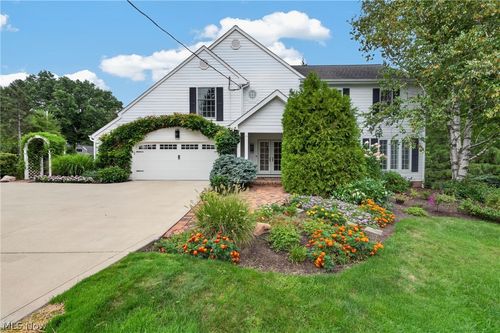 33433 Pinetree Rd, Pepper Pike, OH, 44124-5515 | Card Image