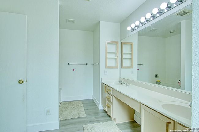 112 Springtree Holw, House other with 4 bedrooms, 3 bathrooms and null parking in Cibolo TX | Image 35