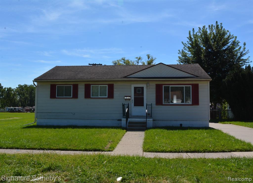 Leonard Ave, Warren, MI 48089