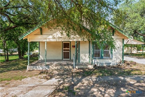908 Campbell St, Lampasas, TX, 76550-1947 | Card Image
