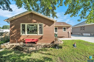 520 Main St, House other with 3 bedrooms, 2 bathrooms and null parking in Canistota SD | Image 1