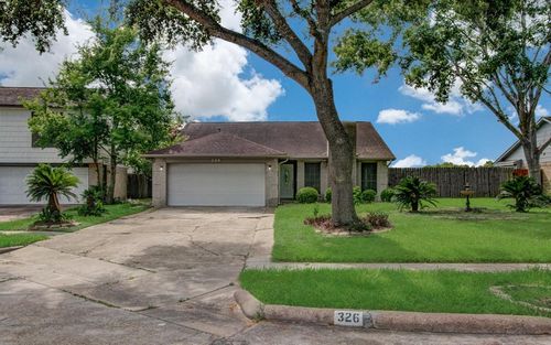 326 Fair Oak Dr, Stafford, TX, 77477-5621 | Card Image