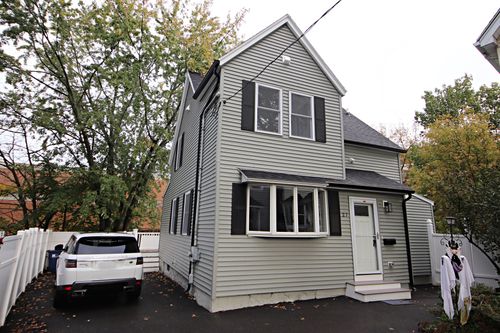 1-27 Holbrook Ct, Melrose, MA, 02176-2320 | Card Image