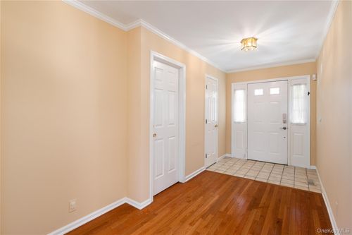 502 Kensington Way, Mount Kisco, NY, 10549 | Card Image