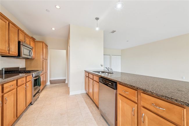 APT-306 - 5570 Centre Ave, Condo with 2 bedrooms, 2 bathrooms and 2 parking in Shadyside PA | Image 4
