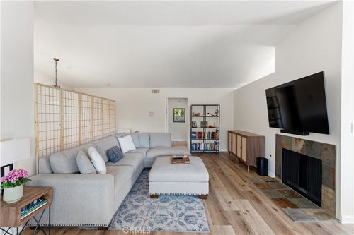 c-29123 Thousand Oaks Blvd, Agoura Hills, CA, 91301-5707 | Card Image
