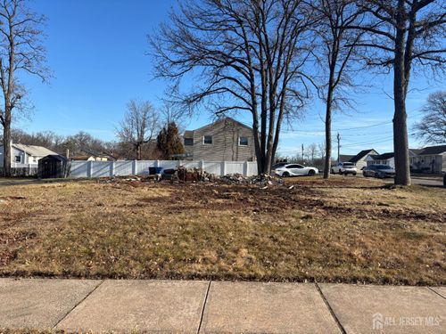 344 Charles St, Iselin, NJ, 08830-1258 | Card Image