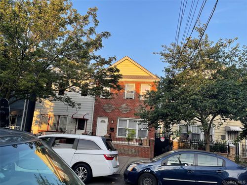 4722 98th St, Corona, NY, 11368-2739 | Card Image