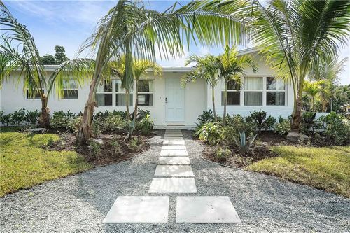 901 Se Madison Ave, Stuart, FL, 34996-3264 | Card Image