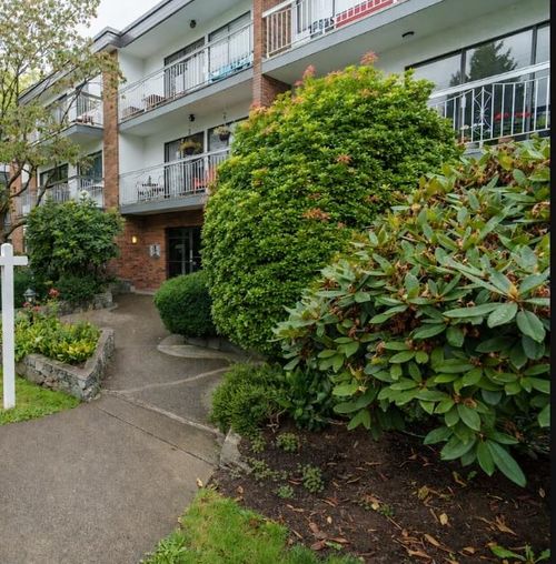 103-1950 W 8th Ave, Vancouver, BC, V6J1W3 | Card Image