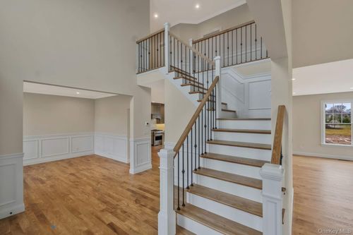 457 Pond Path, East Setauket, NY, 11733-1105 | Card Image