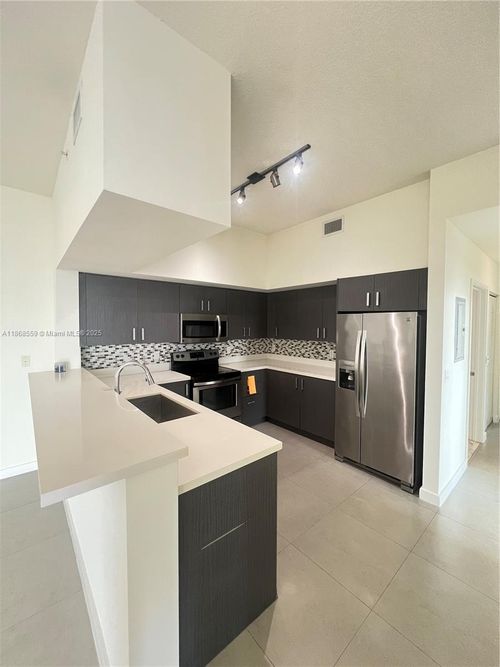 apt-1225-729 Nw 2nd St, Miami, FL, 33128-1474 | Card Image