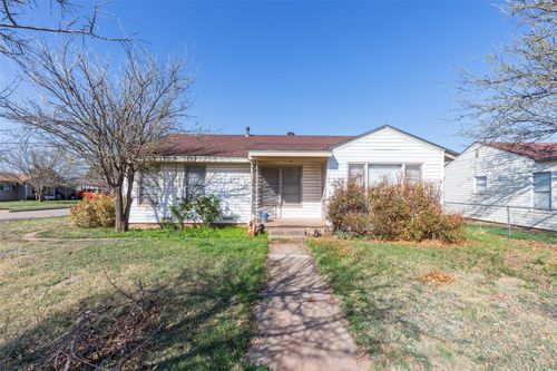 1304 Westover Dr, Anson, TX, 79501-2424 | Card Image