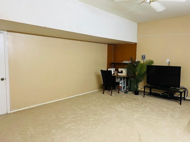 Extra Room | Image 7