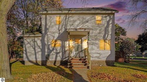 202 N Union St, Ithaca, MI, 48847-1352 | Card Image
