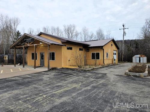 2045 S Stephenson Avenue, Iron Mountain, MI, 49801 | Card Image