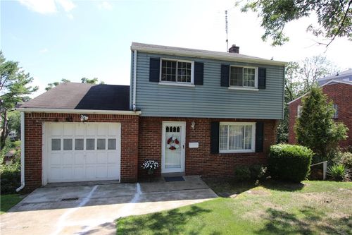 114 Senate Dr, Pleasant Hills, PA, 15236-4416 | Card Image