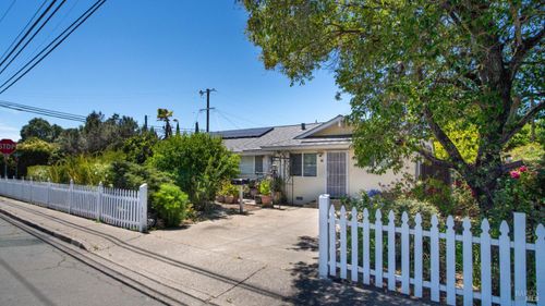 1801 Corby Avenue, Santa Rosa, CA, 95407 | Card Image