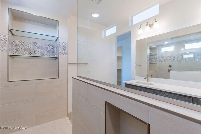 5605 S Adero Cyn Trail Bathroom | Image 31