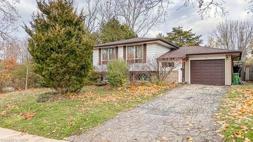 23 Sanctuary Dr, Dundas, ON, L9H3Y7 | Card Image