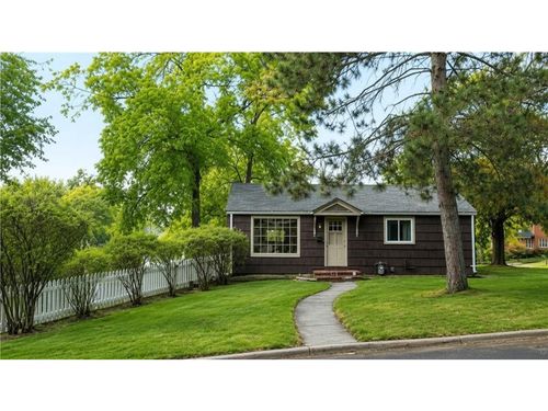 823 Elm St, Hudson, WI, 54016-1758 | Card Image