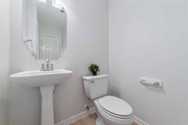 Half bathroom | Image 30