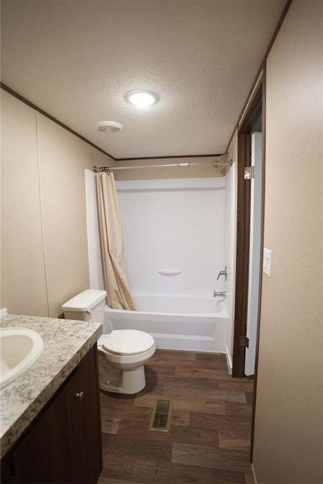 303 W Lone Oak Rd, House other with 3 bedrooms, 2 bathrooms and null parking in Onalaska TX | Image 19