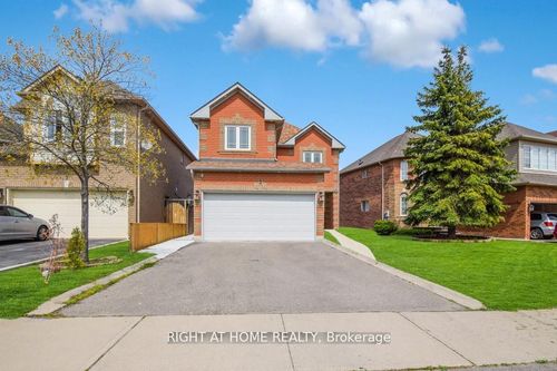 5 Creekwood Dr, Brampton, ON, L7A1G6 | Card Image