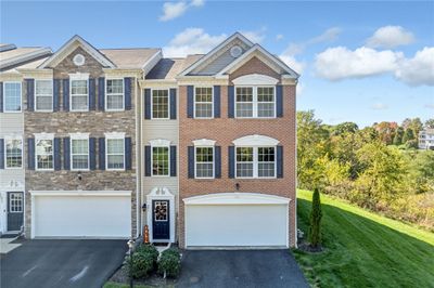 251 Grace Manor Drive, Townhouse with 3 bedrooms, 2 bathrooms and 2 parking in Robinson Twp - NWA PA | Image 1