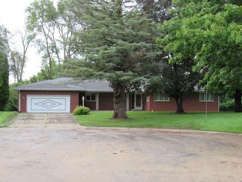 135 Crescent Ct, Monticello, IA, 52310-1801 | Card Image