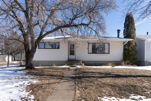 5037 53 Street, Daysland, AB, T0B1A0 | Card Image