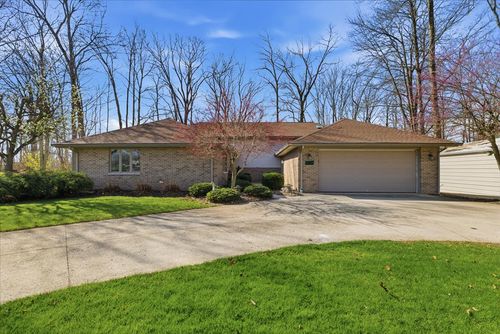 843 Wildwood Dr, Willard, OH, 44890-9748 | Card Image