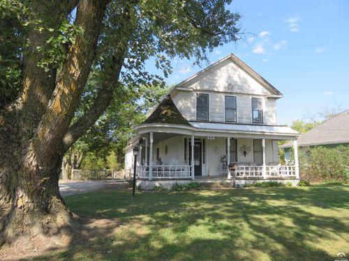 410 Linn Street, Valley Falls, KS, 66088 | Card Image