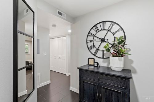 58-3725 S Gekeler Ln, Boise, ID, 83706-6469 | Card Image