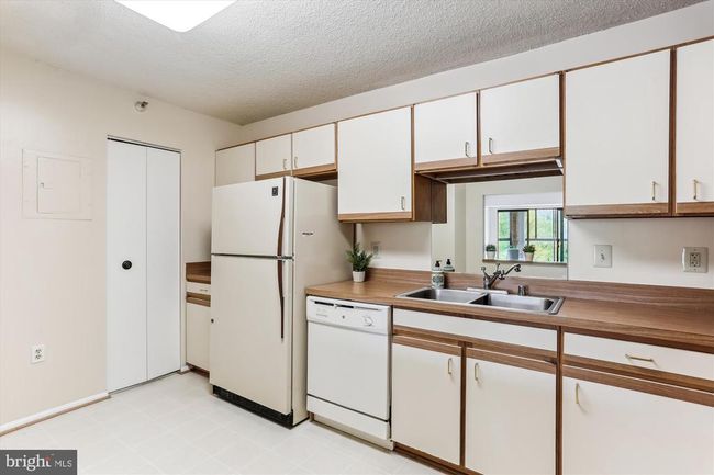 1-424 - 15101 Interlachen Dr, Condo with 2 bedrooms, 2 bathrooms and null parking in SILVER SPRING MD | Image 11
