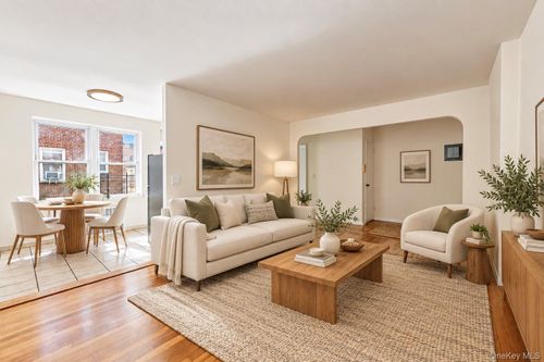 4d-585 Mclean Ave, Yonkers, NY, 10705-4640 | Card Image