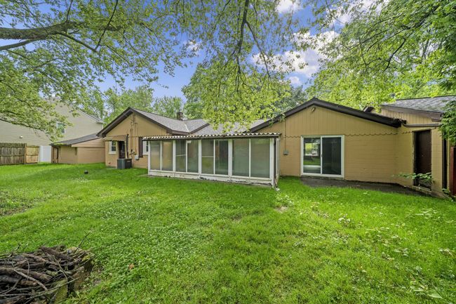 5615 Carlburt St, House other with 3 bedrooms, 3 bathrooms and null parking in West Bloomfield MI | Image 39