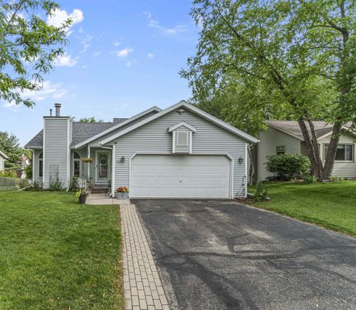 812 Clover Lane, DeForest, WI, 53532 | Card Image