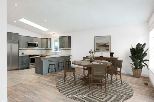 52-7586 Tetayut Rd, Saanichton, BC, V8M0B4 | Card Image