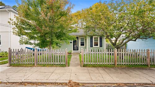 5 Cottage St, West Warwick, RI, 02893-3808 | Card Image