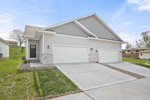 31 Keeneland Ct, Pleasant Hill, IA, 50327-1200 | Card Image