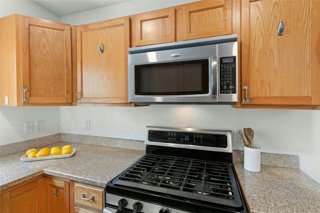 Gas cooking and microwave | Image 10